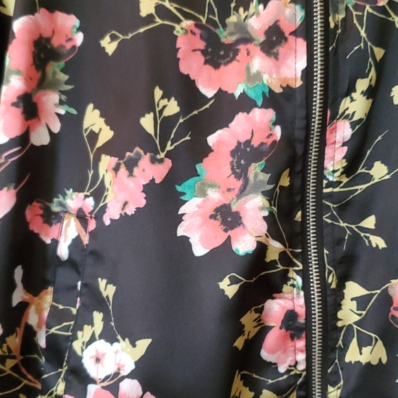 New Direction polyester print Jacket - Picture 3 of 4